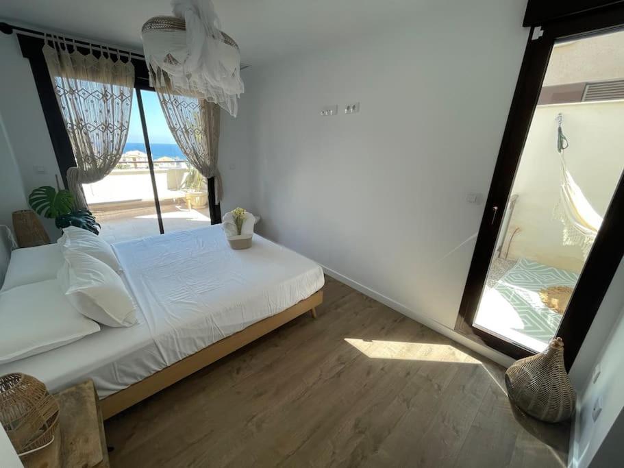 Luxury Designer Apartment - Unbeatable Sea Views Aguilas Bagian luar foto