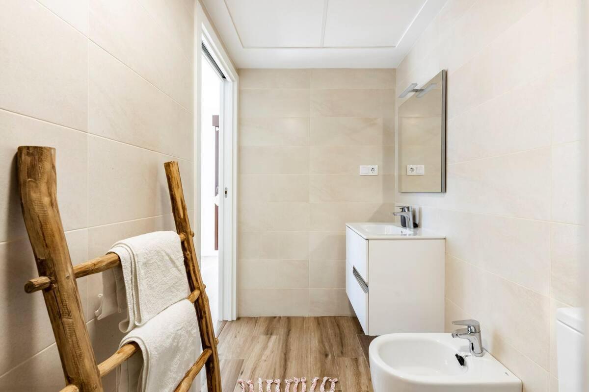 Luxury Designer Apartment - Unbeatable Sea Views Aguilas Bagian luar foto